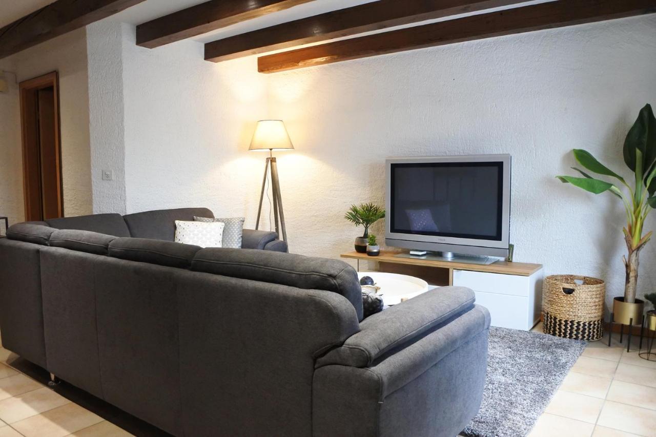 Cave Du Cep Apartment Cortaillod Bagian luar foto